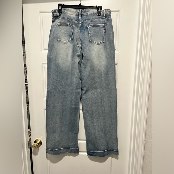 Plus Size Stretchy Wide-Leg Denim Jeans - Picture 2 of 2